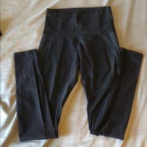 Lululemon black tights size 6
